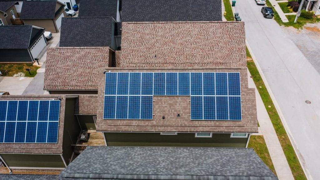 соларни панели за покрив