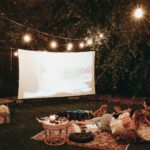 Как да създадете кино на открито във вашата градина