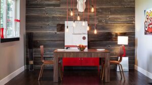 Ето как стенната дървена ламперия може да направи и най-скучната стая очарователна