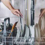 8 вида съдове и посуда, които не се мият в съдомиялна  